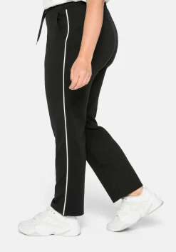 Jogginghose in weiter Form, mit Kontrastpaspel