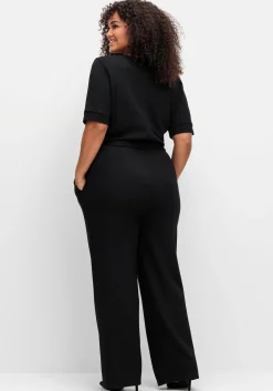 Jumpsuit mit Bindegürtel und weitem Bein