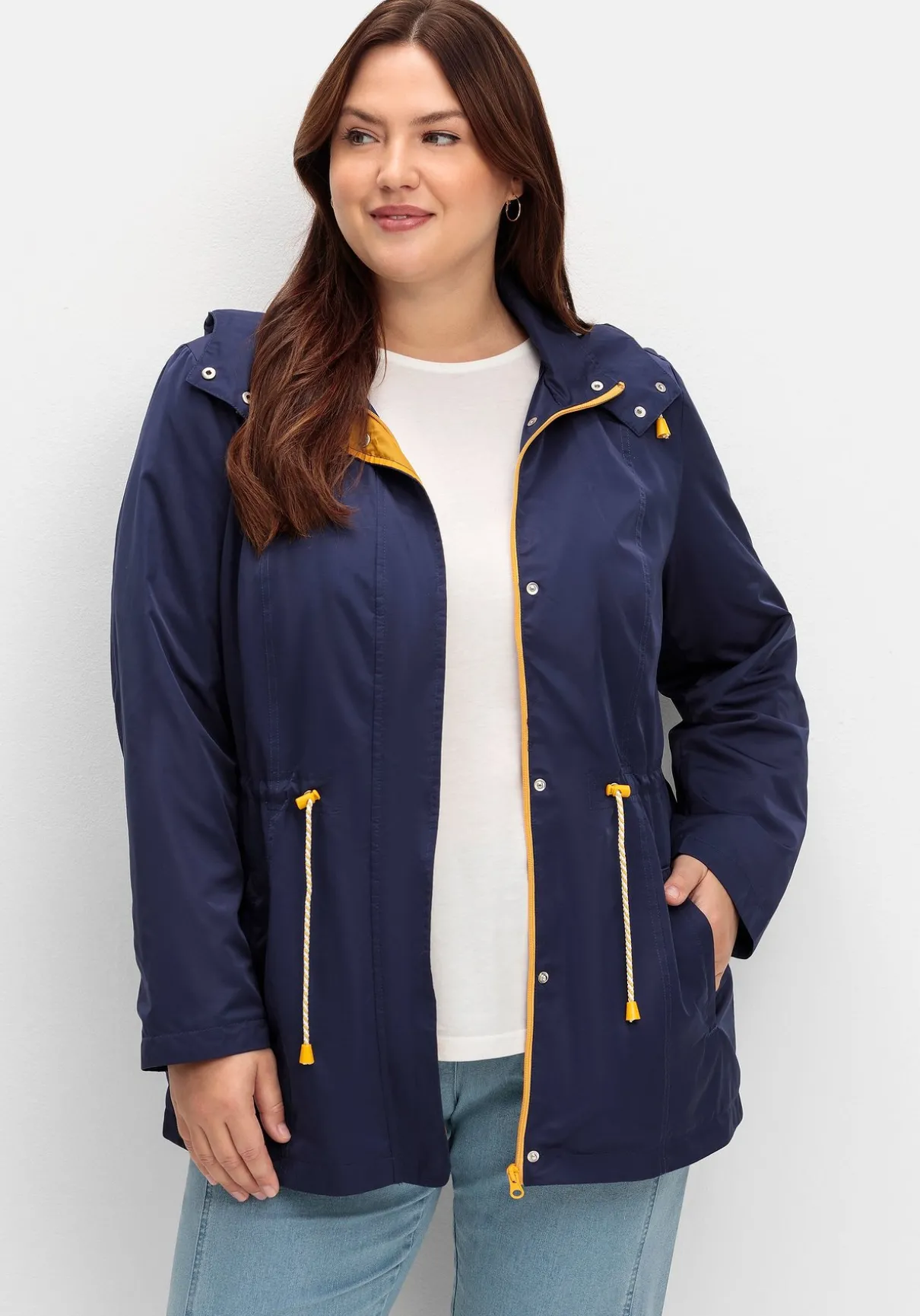 Kapuzenjacke mit Kontrastfutter und Taillen-Tunnelzug