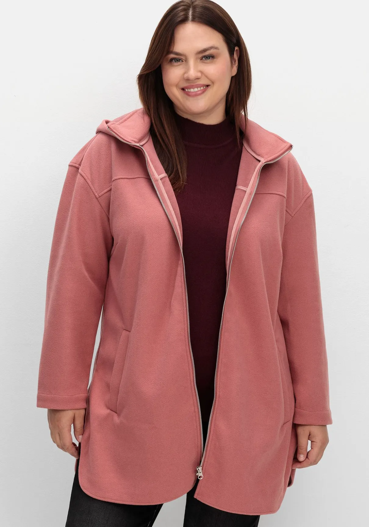 Kapuzenjacke mit Stehkragen und Reißverschluss