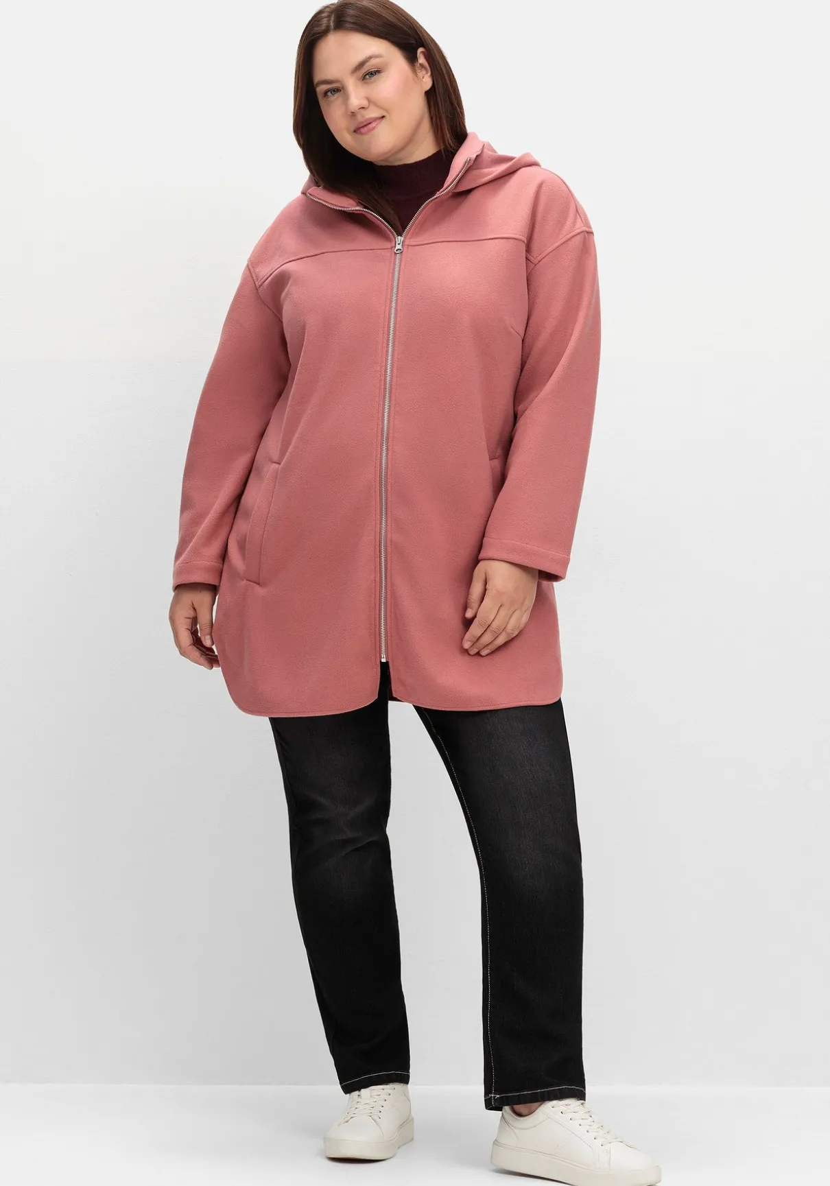 Kapuzenjacke mit Stehkragen und Reißverschluss