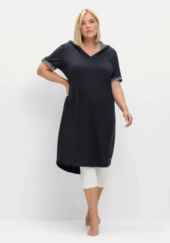 Kapuzenkleid mit Kontrastdetails und längerem Rücken