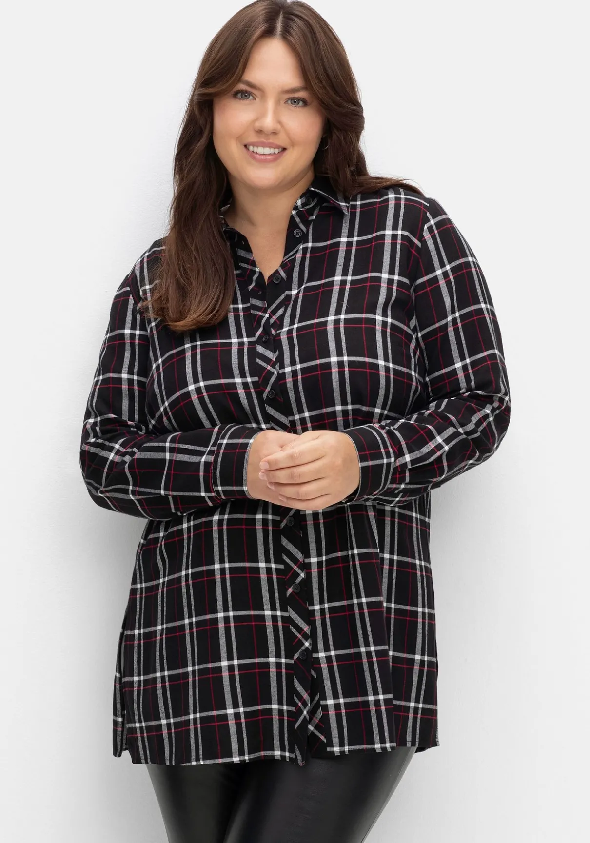 Karierte Longbluse mit Seitenschlitzen