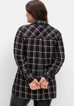 Karierte Longbluse mit Seitenschlitzen