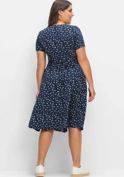 Kleid aus Crêpe, mit Bindeband im Rücken