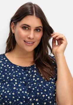 Kleid aus Crêpe, mit Bindeband im Rücken