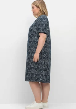 Kleid in leichter A-Linie, mit Punkte-Alloverprint