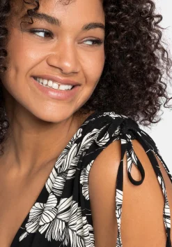 Kleid in Wickeloptik, mit floralem Druck