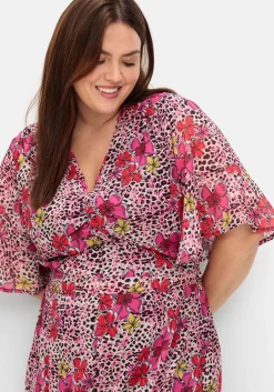 Kleid mit Blütenprint und Flügelärmeln