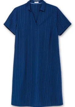 Kleid mit Polokragen, in Längsstruktur