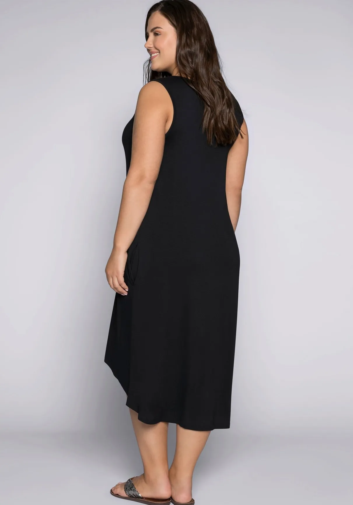 Kleid mit Taschen, im Vokuhilaschnitt