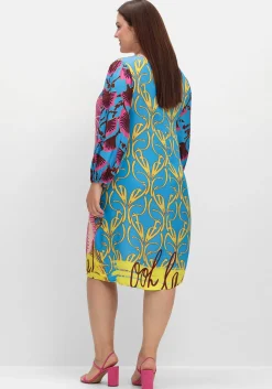 Knielanges Kleid im Mustermix, mit Ballonärmeln