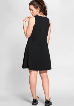 Knielanges, ärmelloses Kleid in A-Linie