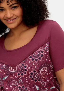 Kurzarmshirt aus Single-Jersey, mit Paisleymuster