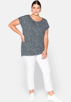 Kurzarmshirt mit Alloverdruck und seitlichen Falten