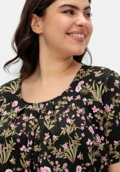Kurzarmshirt mit Blumenprint und Faltendetails