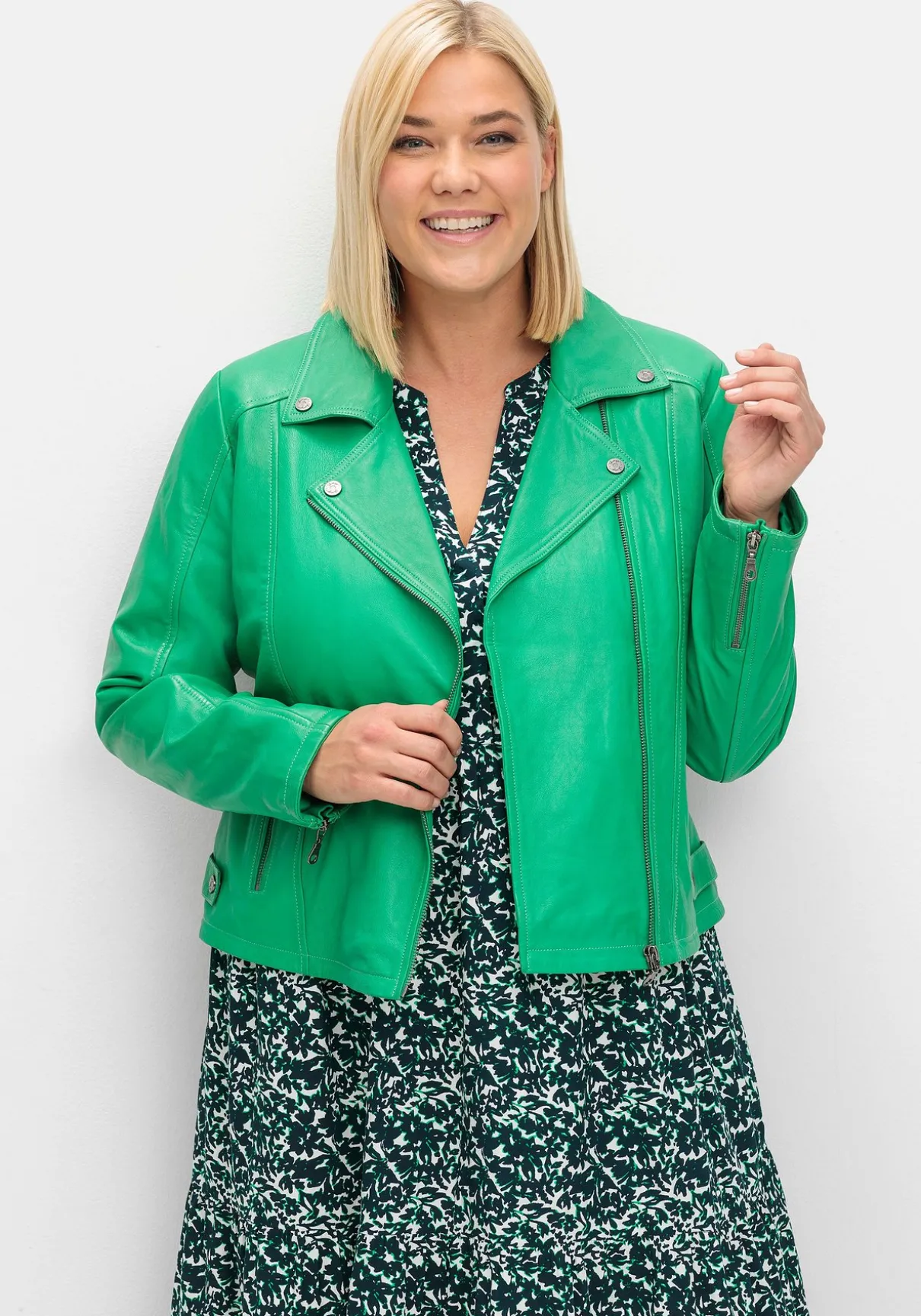 Kurze Lederjacke aus Lammnappa, im Biker-Stil