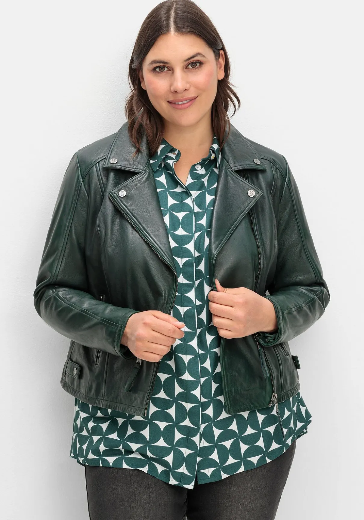 Kurze Lederjacke aus Lammnappa, im Biker-Stil