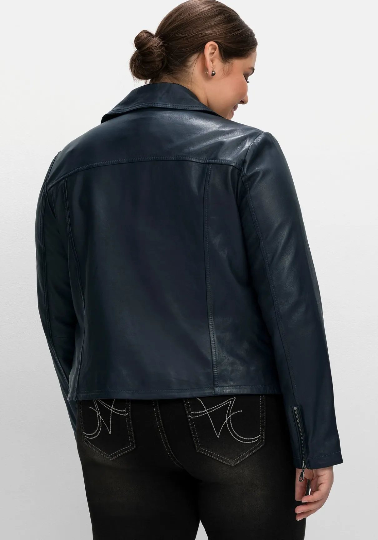 Kurze Lederjacke aus Lammnappa, im Biker-Stil