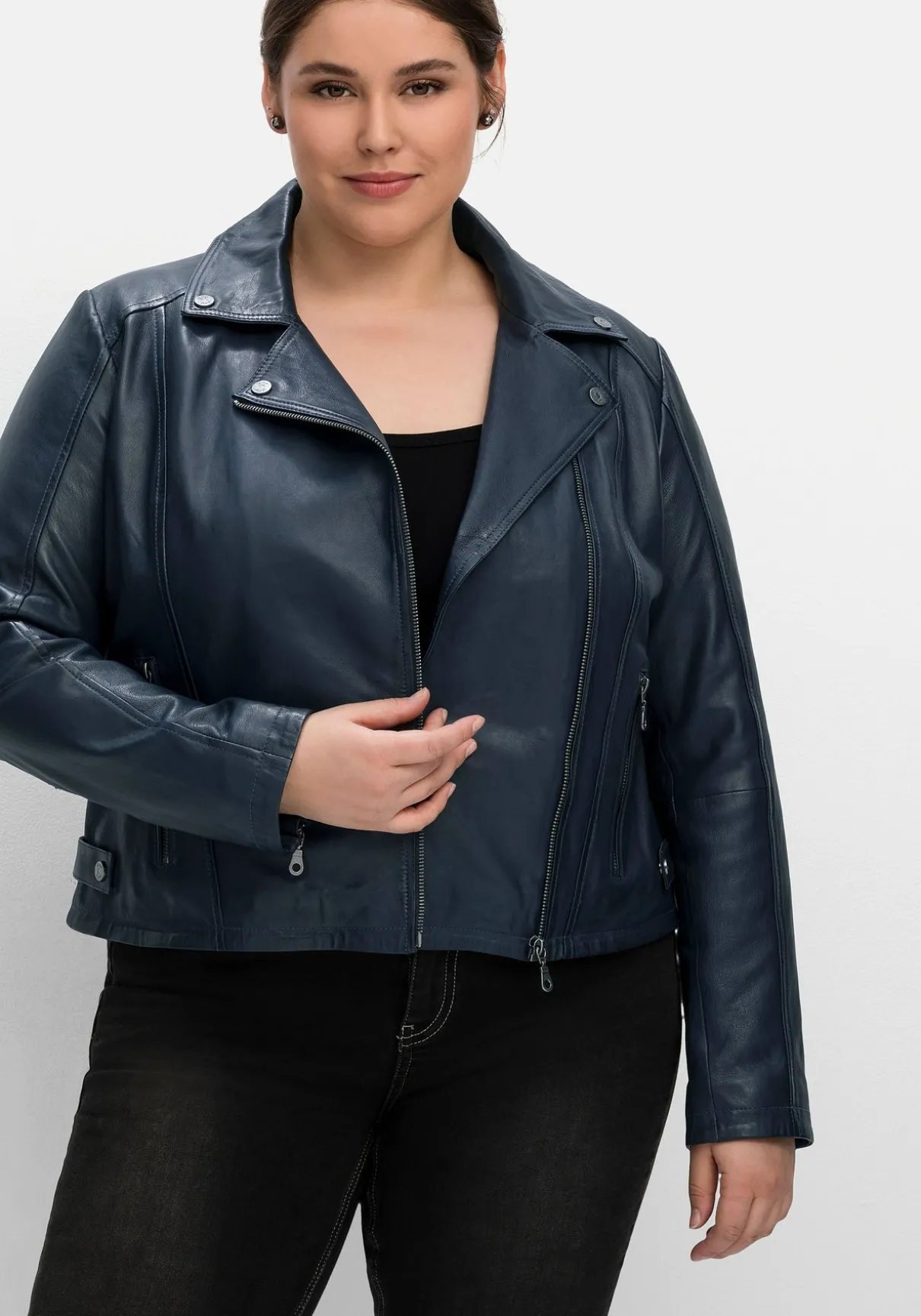 Kurze Lederjacke aus Lammnappa, im Biker-Stil