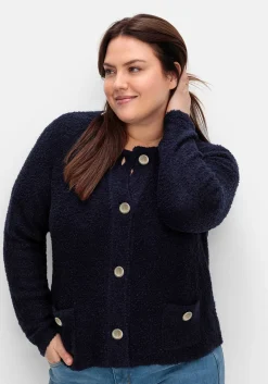 Kurze Strickjacke aus weichem Bouclé