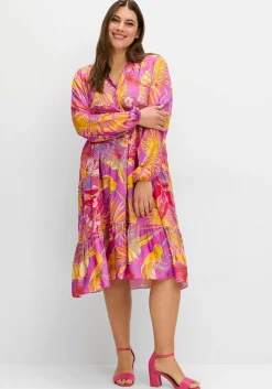 Kurzes Kaskadenkleid mit Alloverdruck