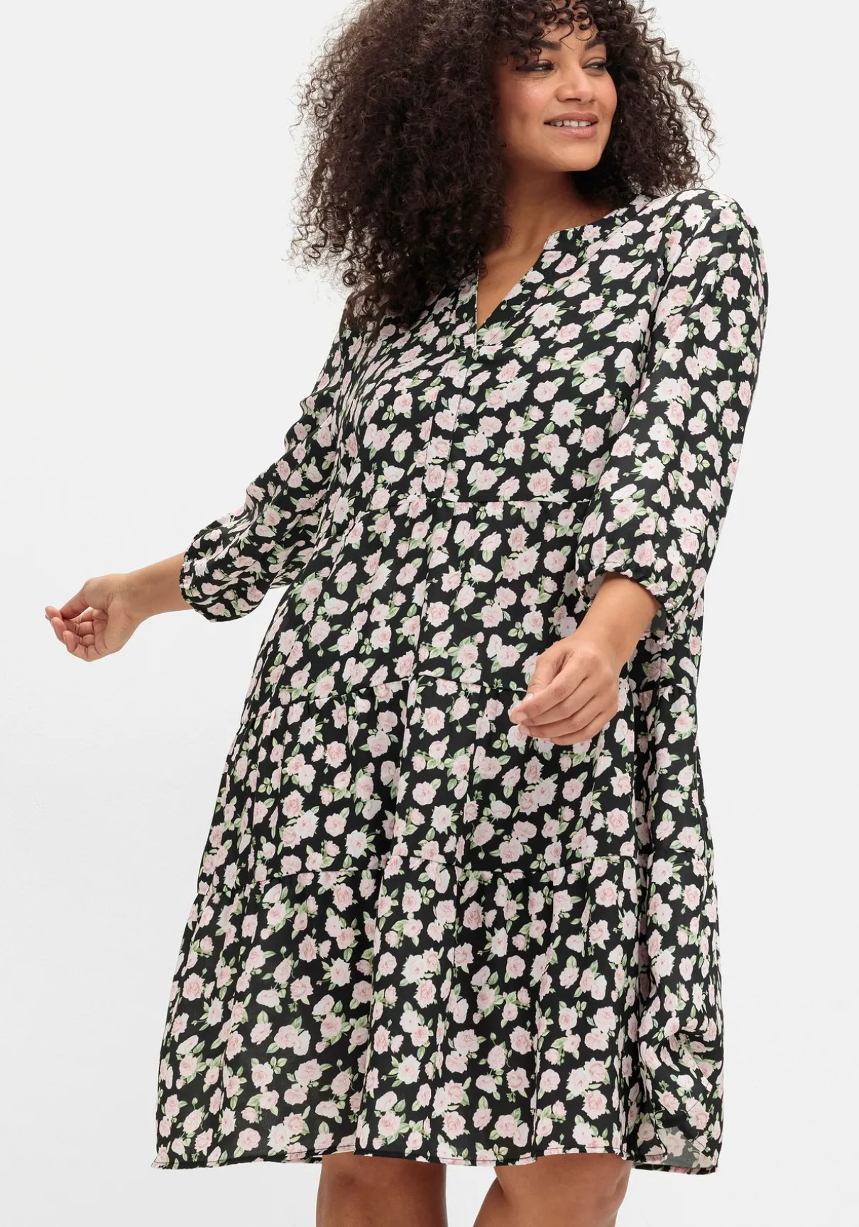 Kurzes Stufenkleid mit Blüten-Alloverdruck