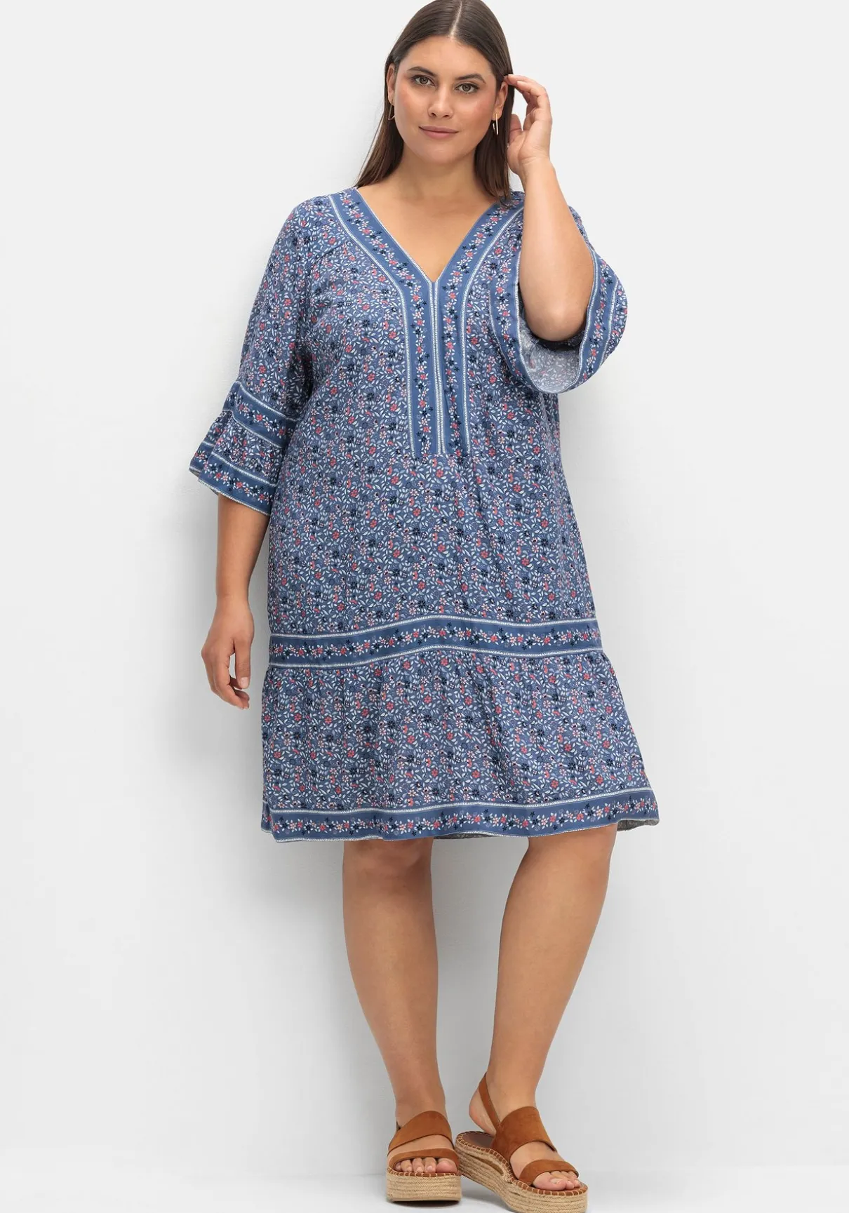 Kurzes Tunikakleid mit Zierband-Details