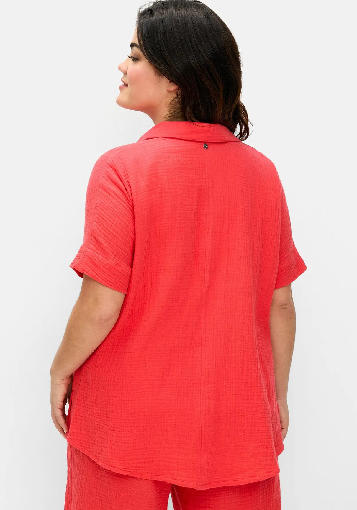 Kurzärmlige Hemdbluse aus Musselin