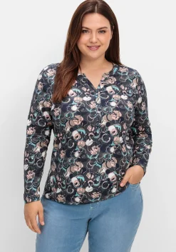 Langarmshirt mit Alloverprint und kurzer Knopfleiste