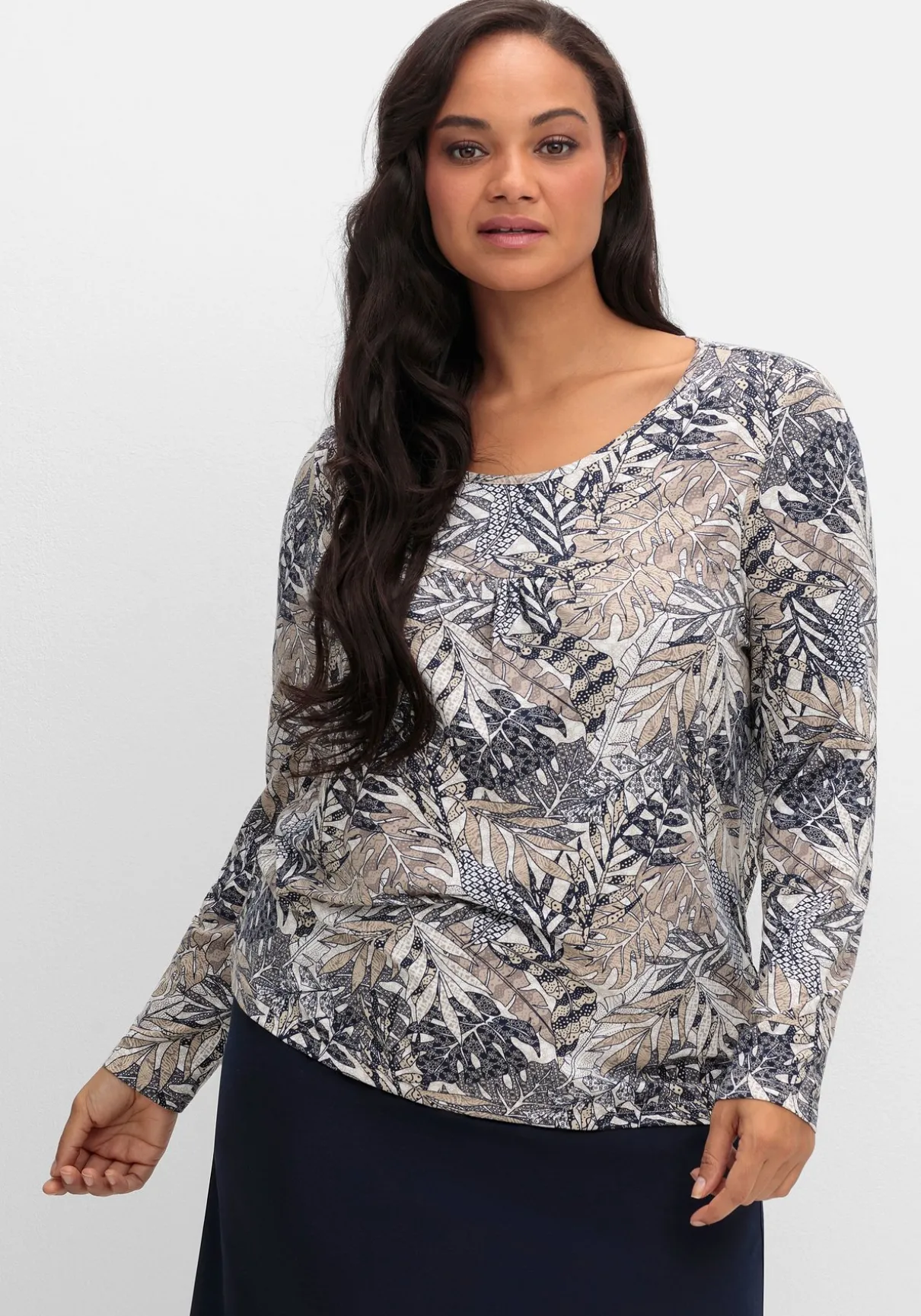 Langarmshirt mit Blätterprint und Faltendetail vorn