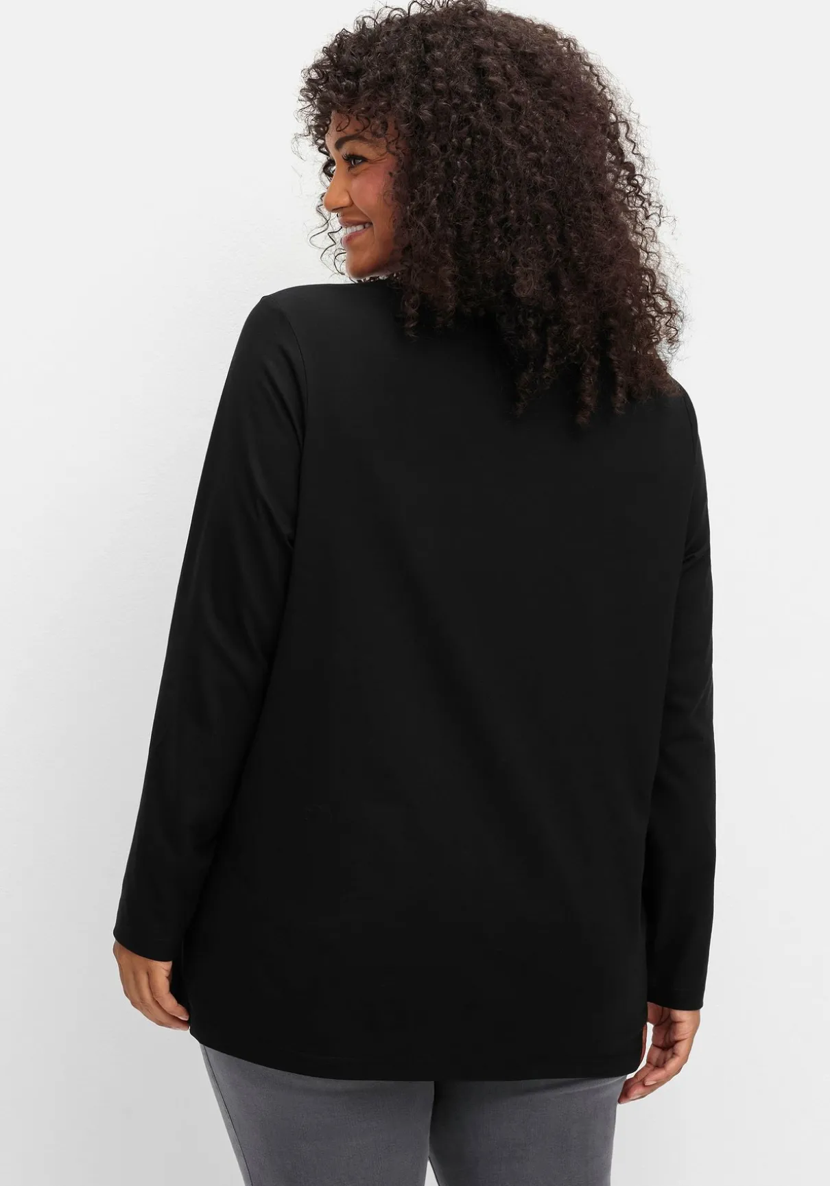 Langarmshirt mit V-Ausschnitt, in leichter A-Linie