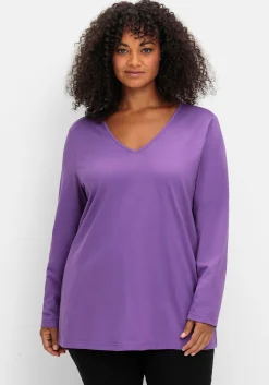 Langarmshirt mit V-Ausschnitt, in leichter A-Linie