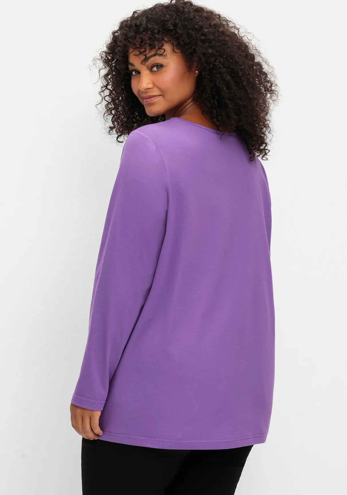 Langarmshirt mit V-Ausschnitt, in leichter A-Linie