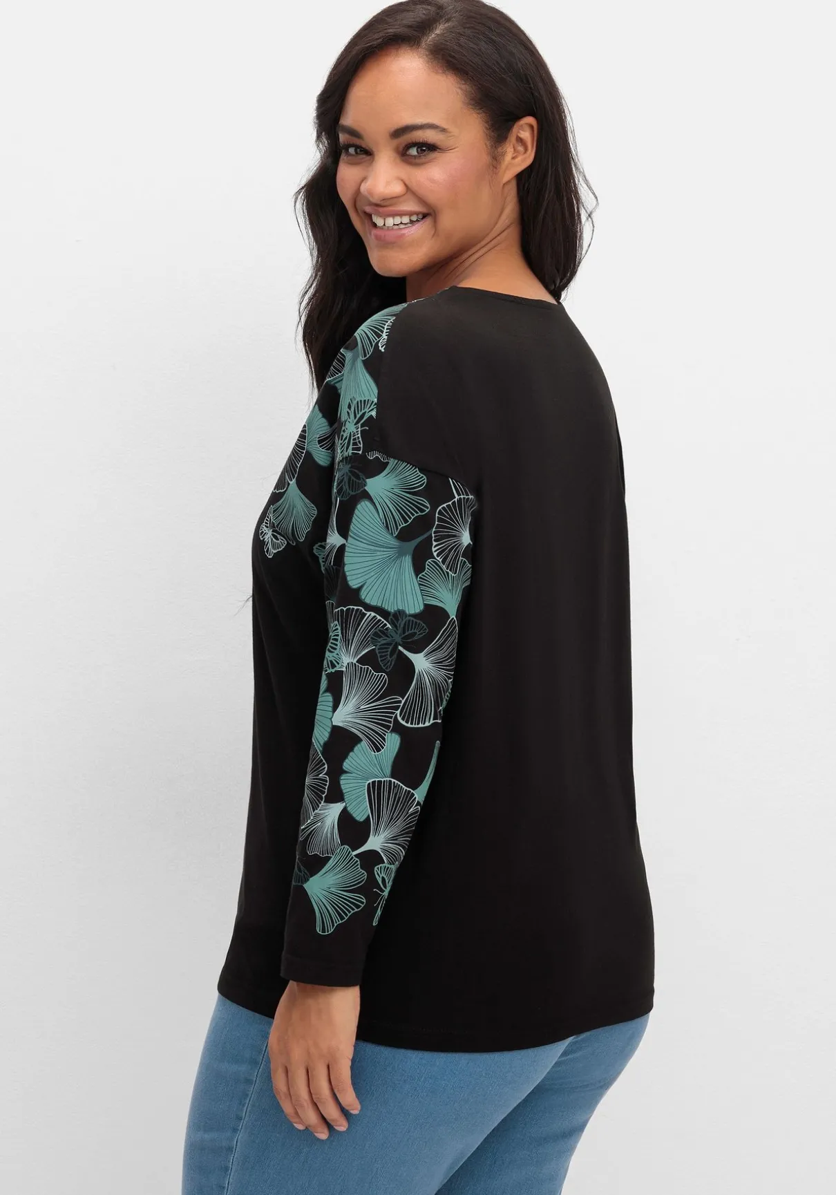 Langarmshirt mit V-Ausschnitt und Blätterdruck