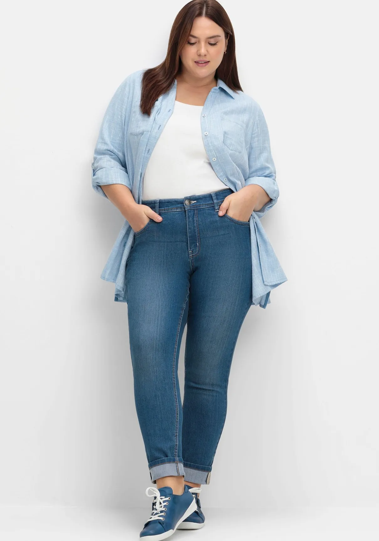 Lange Bluse mit Krempelärmeln, in Leinenoptik