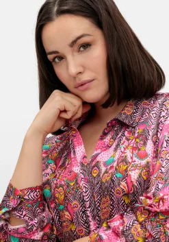 Lange Satin-Hemdbluse im Mustermix