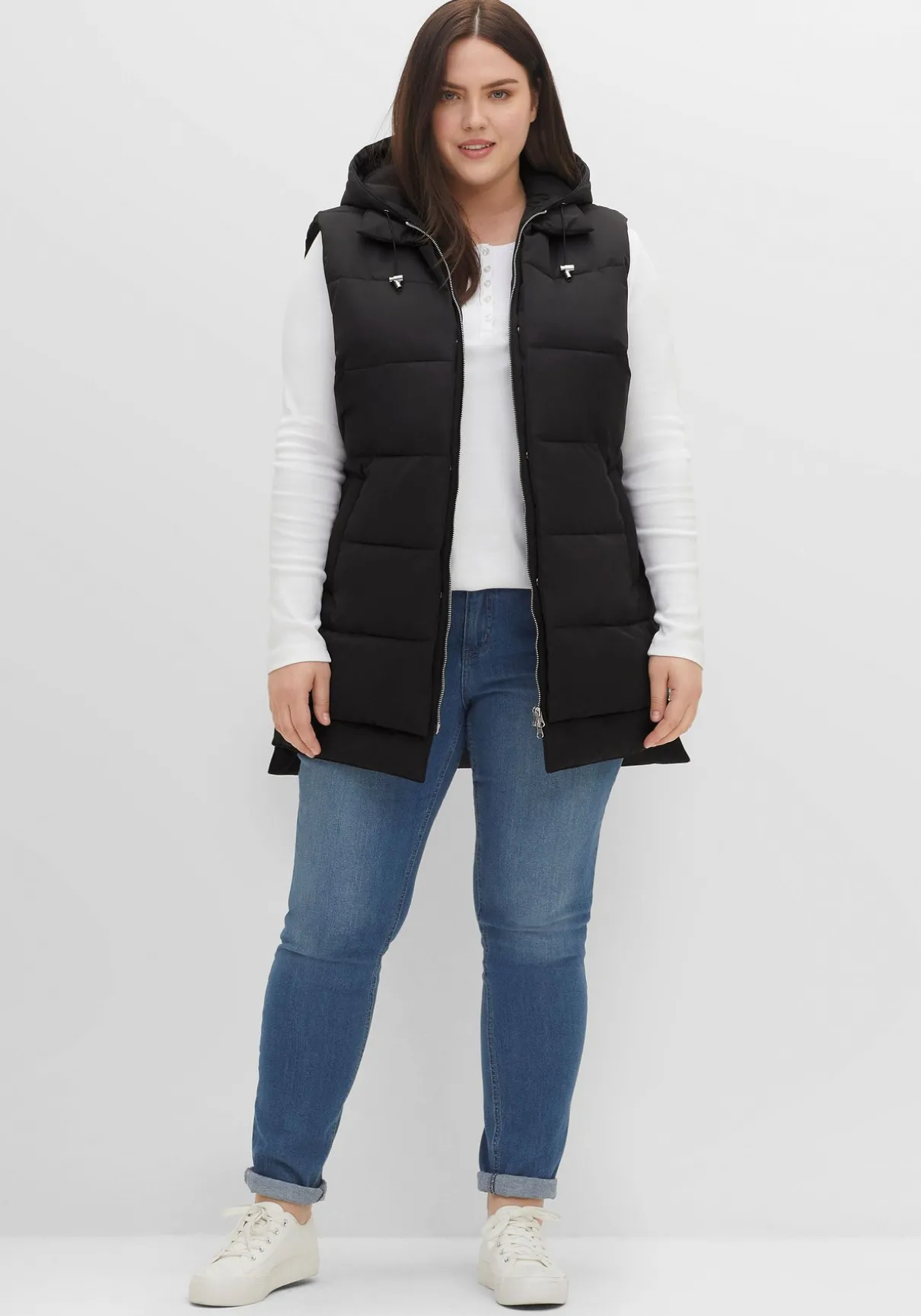 Lange Steppweste im Lagenlook, mit Kapuze