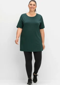 Langes Funktionsshirt mit seitlichen Schlitzen