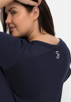 Langes Funktionsshirt mit seitlichen Schlitzen