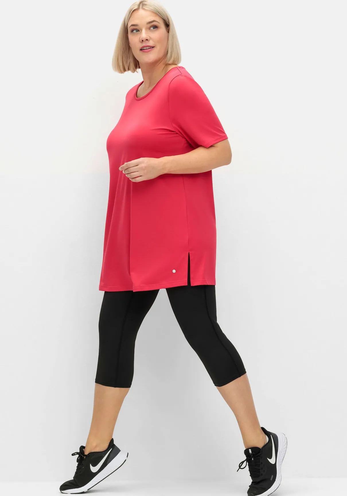 Langes Funktionsshirt mit seitlichen Schlitzen