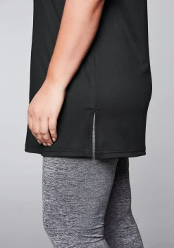 Langes Funktionsshirt mit seitlichen Schlitzen
