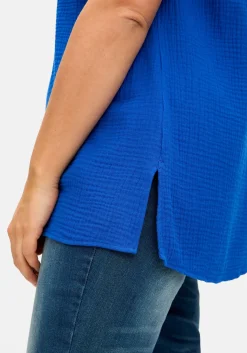 Langes Webtop aus Musselin, mit V-Schlitz