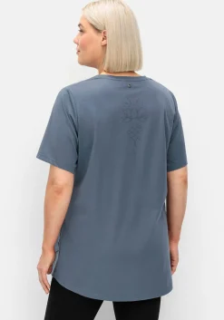 Langes Yogashirt in Lagenoptik, mit Lotusdruck hinten