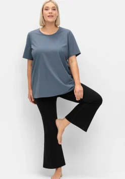 Langes Yogashirt in Lagenoptik, mit Lotusdruck hinten
