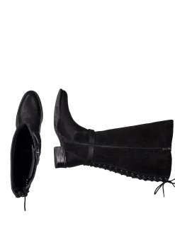 Lederstiefel mit Schnürung hinten und Zierschnalle