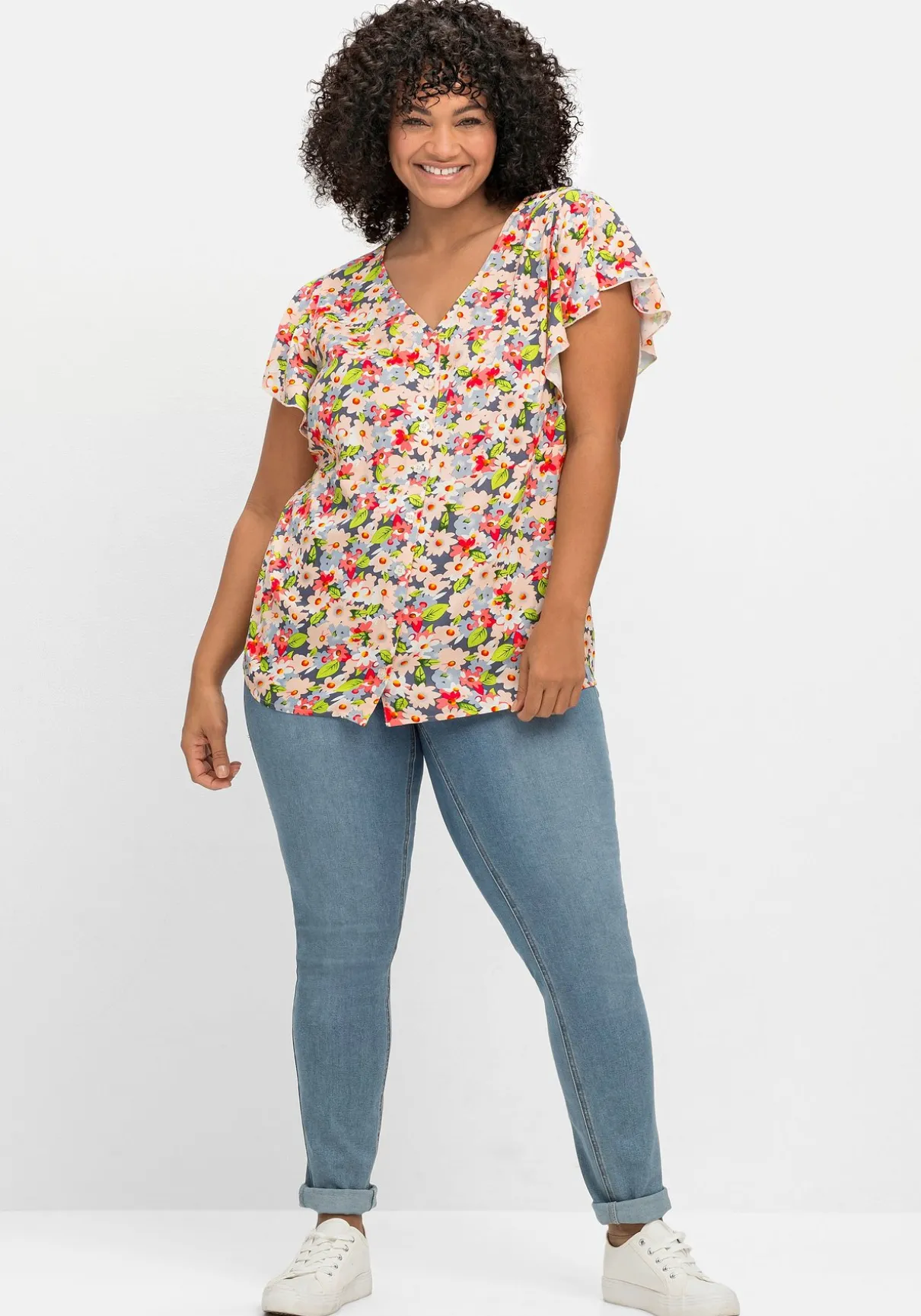 Leicht taillierte Bluse mit kurzen Volantärmeln