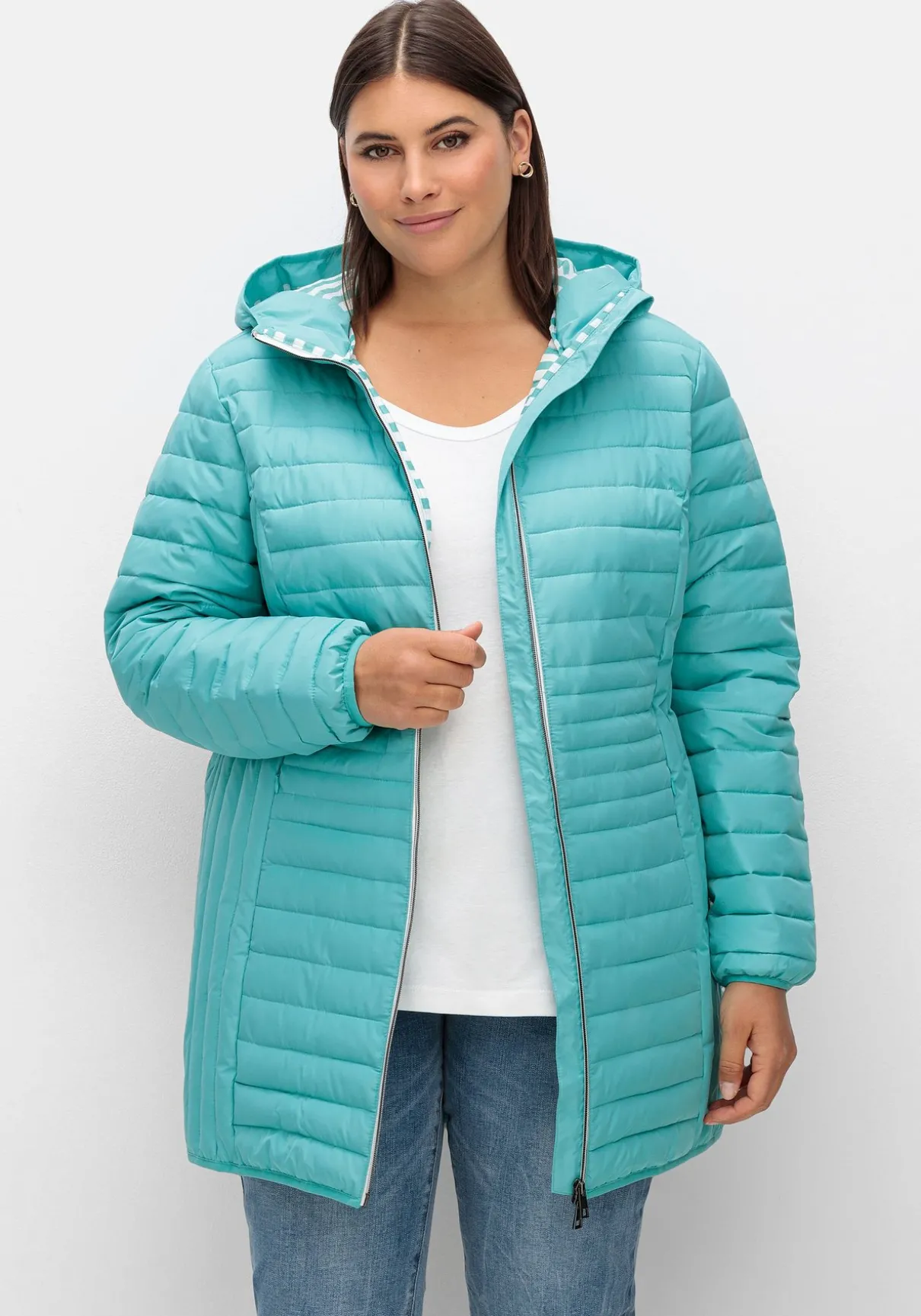 Leicht wattierte Longsteppjacke mit Kapuze