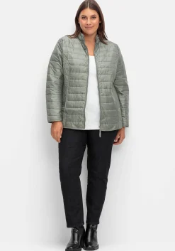 Leicht wattierte Steppjacke mit Stehkragen