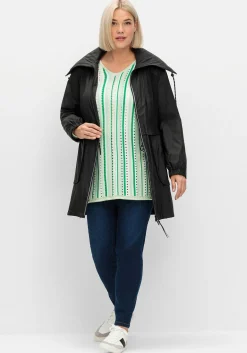 Leichte Outdoorjacke mit dekorativer Passe